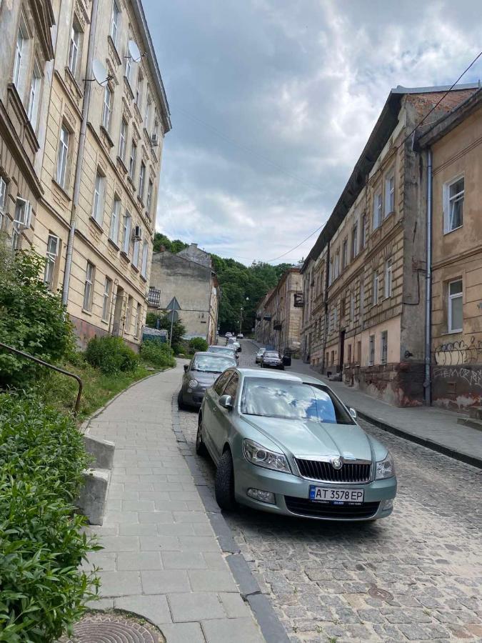Izuminka V Centre Goroda Lviv Exterior photo